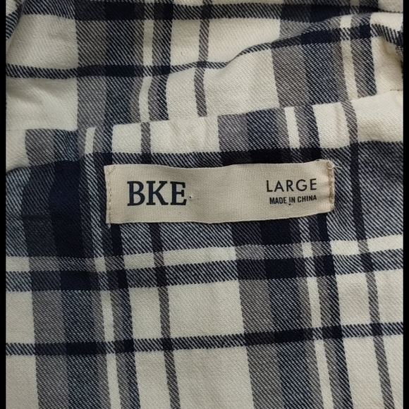BKE Quilted Vest with Plaid Interior Large - Picture 4 of 4